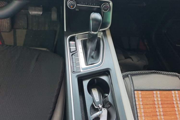 Used Geely Auto Binray 2018 14T CVT Binyi Edition Gear Lever