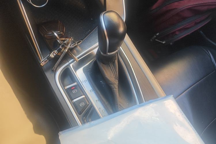Used Geely Auto Binray 2018 14T CVT Binyi Edition Gear Lever