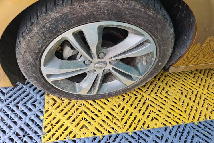 Used Geely Auto Binray 2018 14T CVT Binyi Edition Left Front Wheel Hub