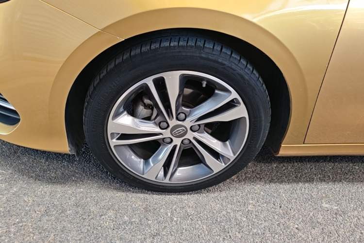 Used Geely Auto Binray 2018 14T CVT Binyi Edition Left Front Wheel Hub