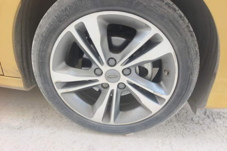 Used Geely Auto Binray 2018 14T CVT Binyi Edition Right Front Wheel Hub