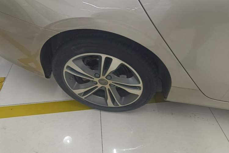 Used Geely Auto Binray 2018 14T CVT Binyi Edition Right Rear Wheel Hub