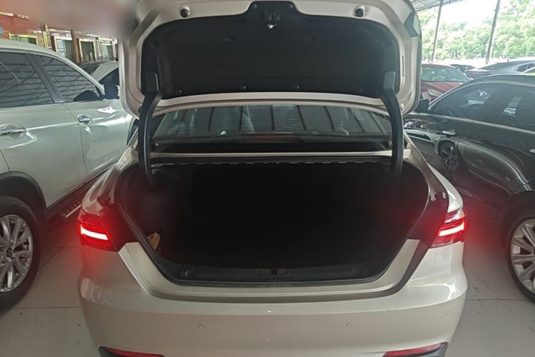 Used Geely Auto Binray 2018 14T CVT Binyi Edition Trunk