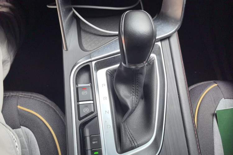 Used Geely Auto Binray 2019 200T DCT Binzhi Edition Gear Lever