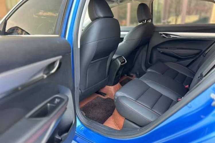 Used Geely Auto Binray 2019 200T Manual Binchi Edition Interior 3