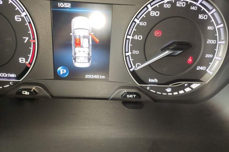 Used Geely Auto Binray 2019 200T DCT Binchi Edition Odometer Close Up