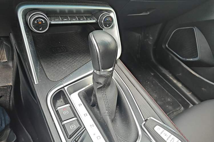 Used Geely Auto Binray 2019 200T DCT Brilliant Edition Gear Lever