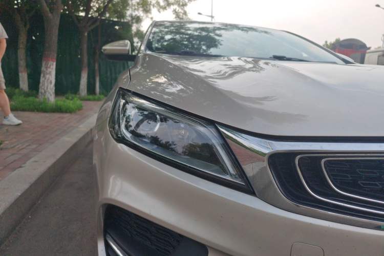 Used Geely Auto Binray 2019 200T DCT Binchi Edition Right Front Headlight