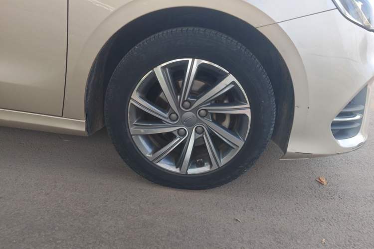 Used Geely Auto Binray 2019 200T DCT Binchi Edition Right Front Wheel Hub