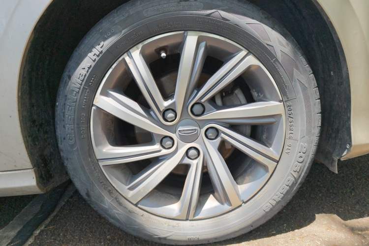 Used Geely Auto Binray 2019 200T DCT Binchi Edition Right Front Wheel Hub