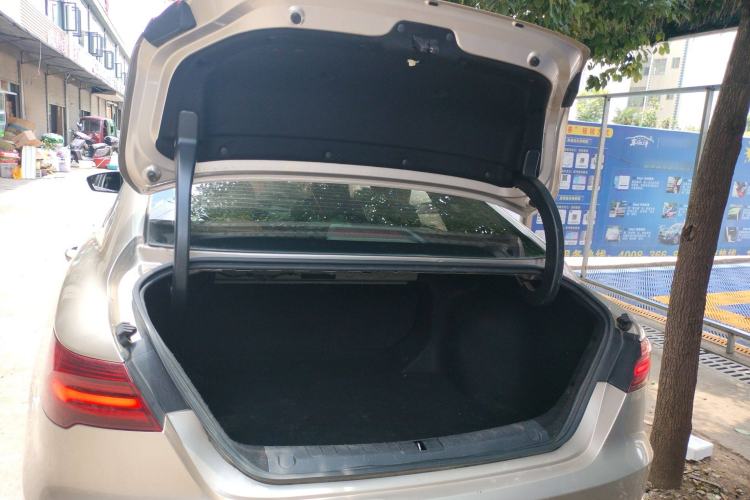 Used Geely Auto Binray 2019 200T Manual Binchi Edition Trunk