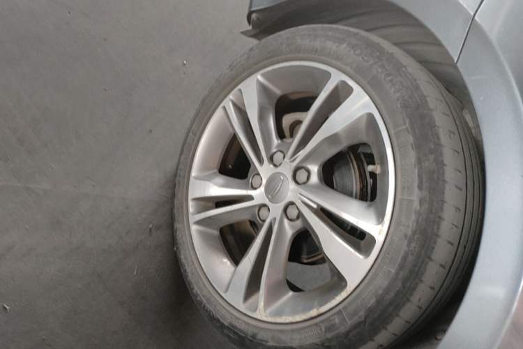 Used Geely Auto Binray 2019 200T DCT Binzhi Edition Left Front Wheel Hub