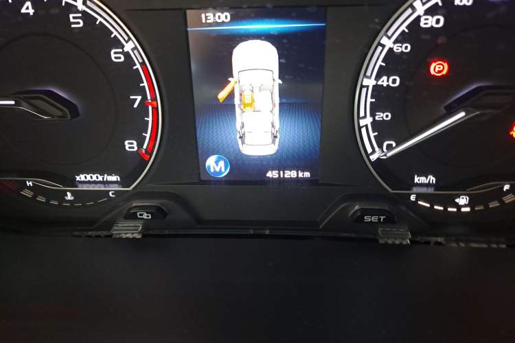 Used Geely Auto Binray 2019 200T Manual Binchi Edition Odometer Close Up