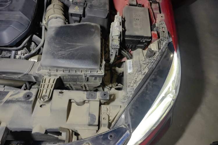 Used Geely Auto Binray 2019 200T DCT Brilliant Edition Engine Bay Left