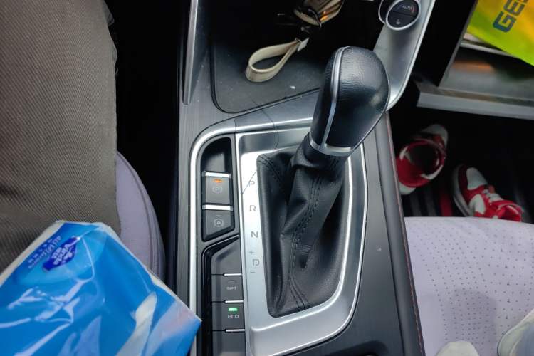 Used Geely Auto Binray 2019 200T DCT Brilliant Edition Gear Lever