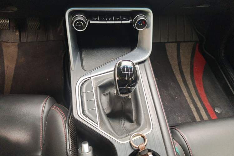 Used Geely Auto Binray 2019 200T Manual Binchi Edition Gear Lever