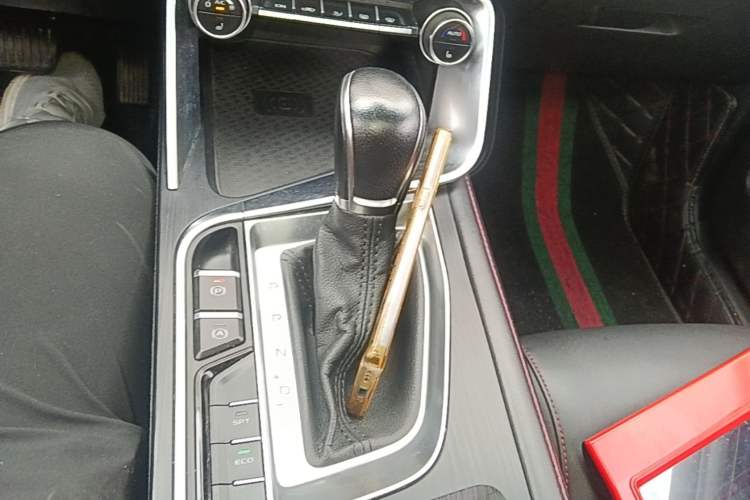 Used Geely Auto Binray 2019 200T DCT Brilliant Edition Gear Lever