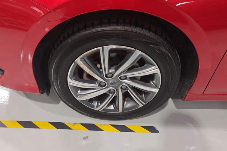 Used Geely Auto Binray 2019 200T DCT Binchi Edition Left Front Wheel Hub