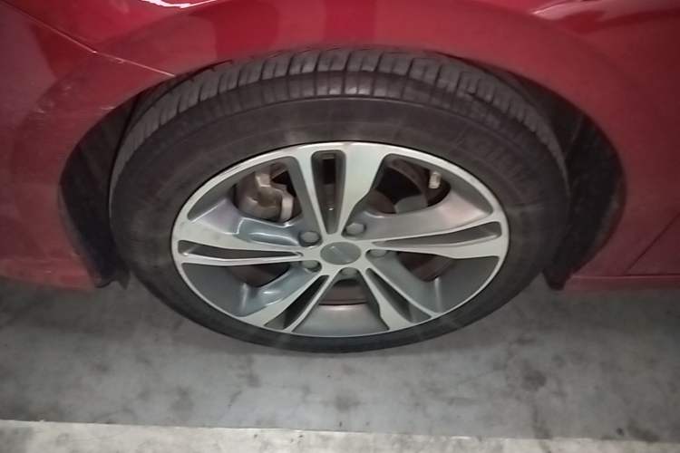Used Geely Auto Binray 2019 200T DCT Binzhi Edition Left Front Wheel Hub