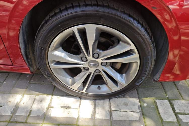 Used Geely Auto Binray 2019 200T DCT Binzhi Edition Right Front Wheel Hub