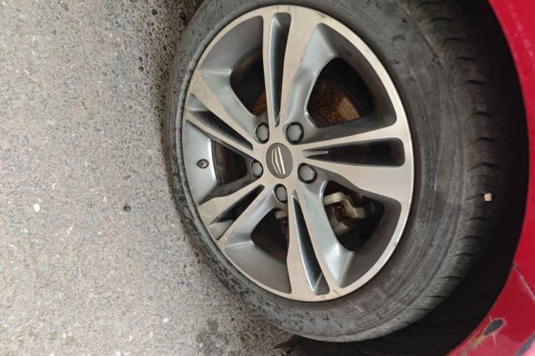 Used Geely Auto Binray 2019 200T DCT Brilliant Edition Right Front Wheel Hub