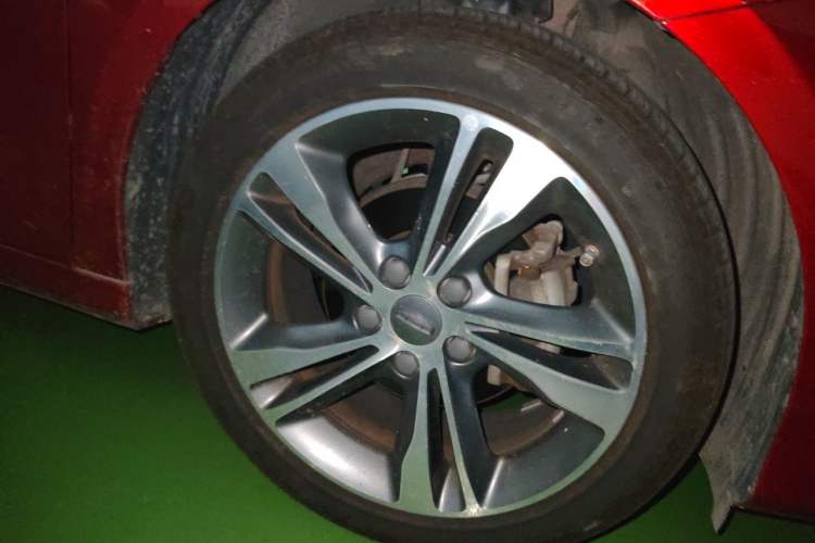 Used Geely Auto Binray 2019 200T DCT Binzhi Edition Right Front Wheel Hub