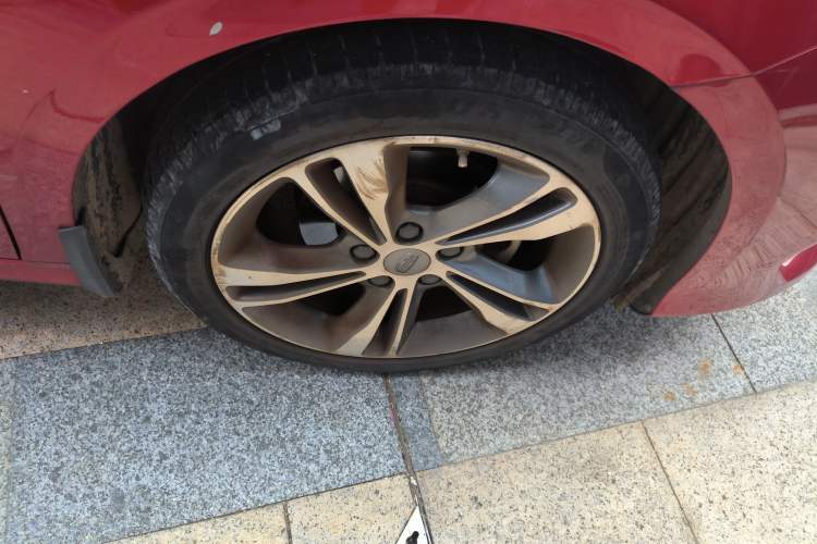 Used Geely Auto Binray 2019 200T DCT Binzhi Edition Right Front Wheel Hub