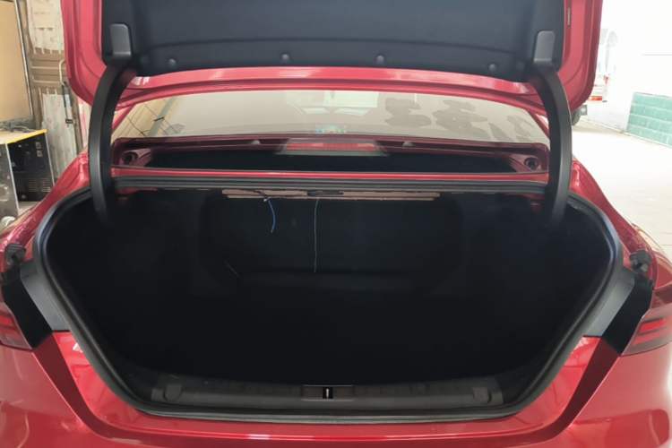 Used Geely Auto Binray 2019 200T DCT Binzhi Edition Trunk