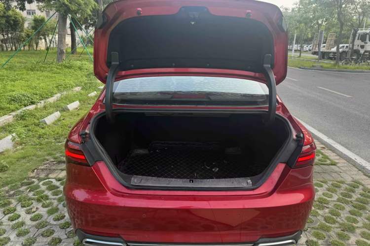Used Geely Auto Binray 2019 200T DCT Binchi Edition Trunk