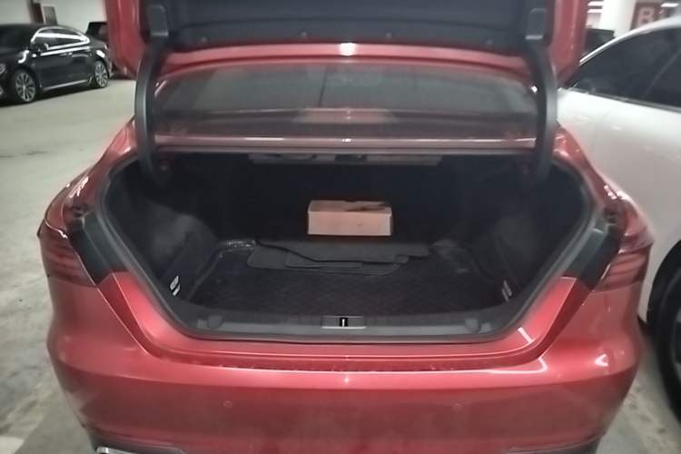 Used Geely Auto Binray 2019 200T DCT Binzhi Edition Trunk