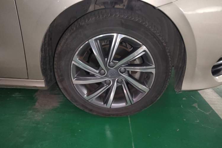 Used Geely Auto Binray 2019 200T DCT Binchi Edition Right Front Wheel Hub