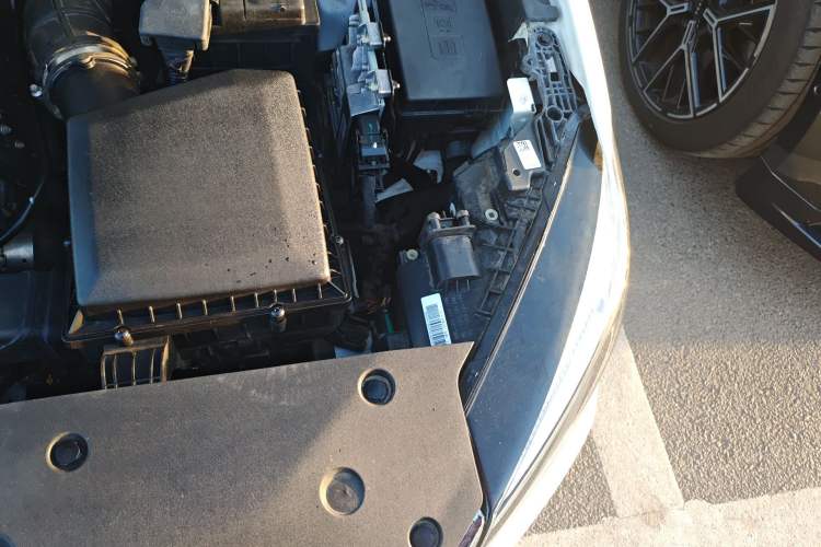 Used Geely Auto Binray 2019 200T Manual Binchi Edition Engine Bay Left