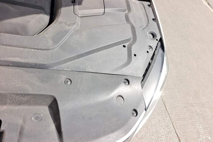 Used Geely Auto Binray 2019 200T DCT Binzhi Edition Engine Bay Left