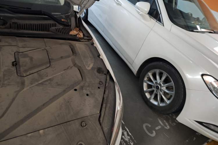 Used Geely Auto Binray 2019 200T DCT Binzhi Edition Engine Bay Left