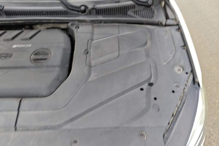 Used Geely Auto Binray 2019 200T DCT Binzhi Edition Engine Bay Left