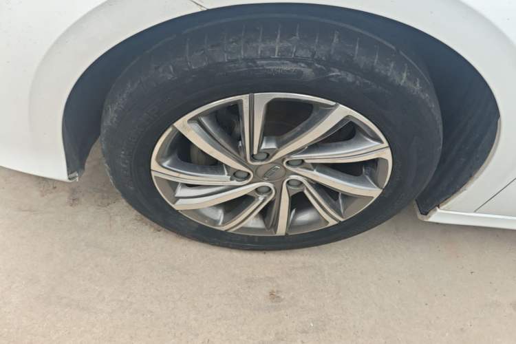 Used Geely Auto Binray 2019 200T DCT Binchi Edition Exterior 4