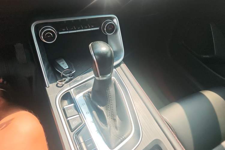 Used Geely Auto Binray 2019 200T DCT Binchi Edition Gear Lever