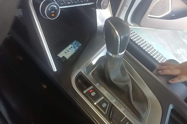 Used Geely Auto Binray 2019 200T DCT Binzhi Edition Gear Lever