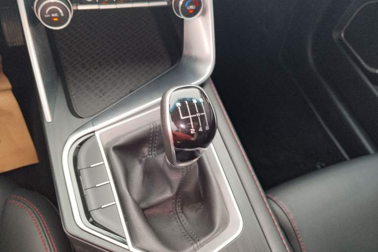 Used Geely Auto Binray 2019 200T Manual Binchi Edition Gear Lever