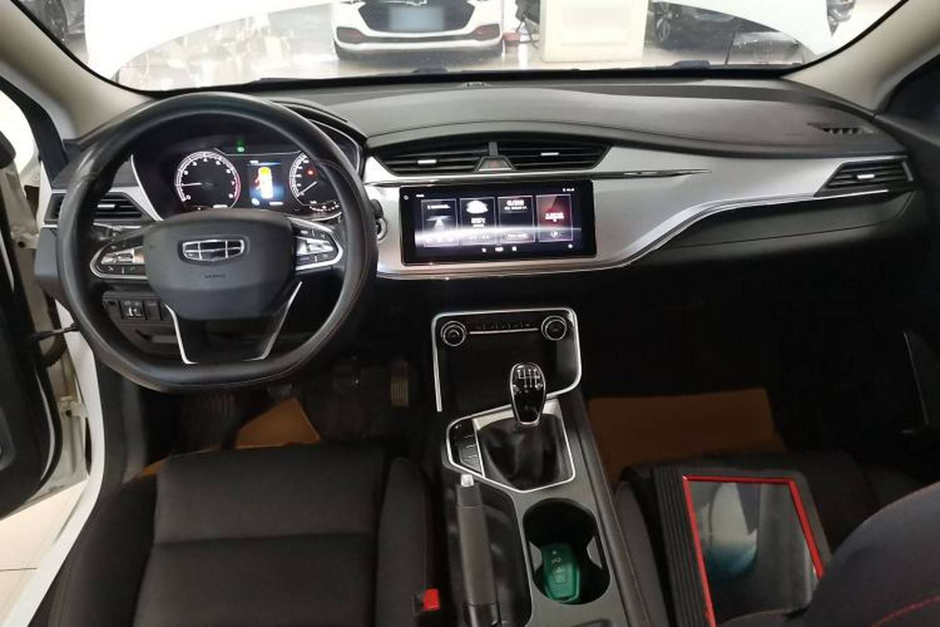 Used Geely Auto Binray 2019 200T Manual Binchi Edition Interior 2