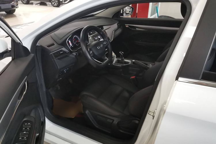 Used Geely Auto Binray 2019 200T Manual Binchi Edition Interior 3