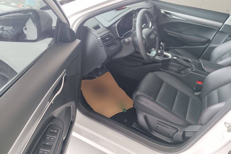 Used Geely Auto Binray 2019 200T Manual Binchi Edition Interior 3