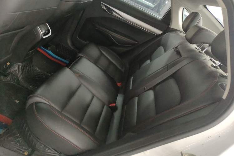 Used Geely Auto Binray 2019 200T Manual Binchi Edition Interior 4