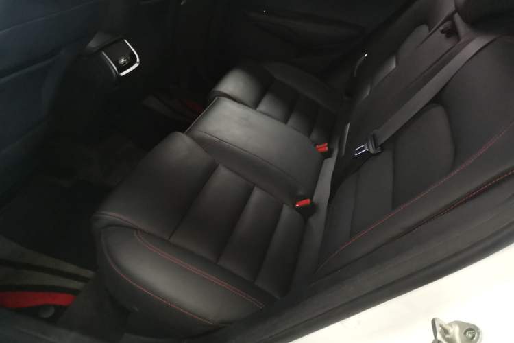 Used Geely Auto Binray 2019 200T Manual Binchi Edition Interior 4
