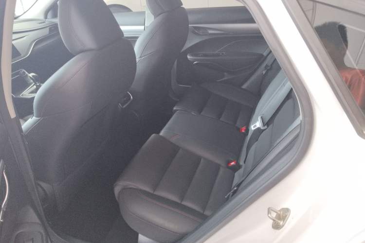 Used Geely Auto Binray 2019 200T Manual Binchi Edition Interior 4