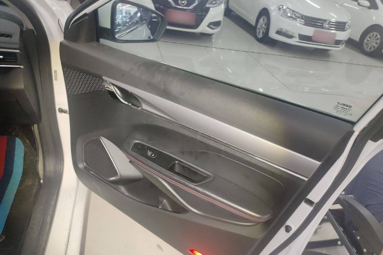 Used Geely Auto Binray 2019 200T Manual Binchi Edition Interior 5