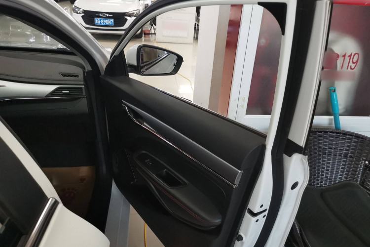 Used Geely Auto Binray 2019 200T Manual Binchi Edition Interior 5