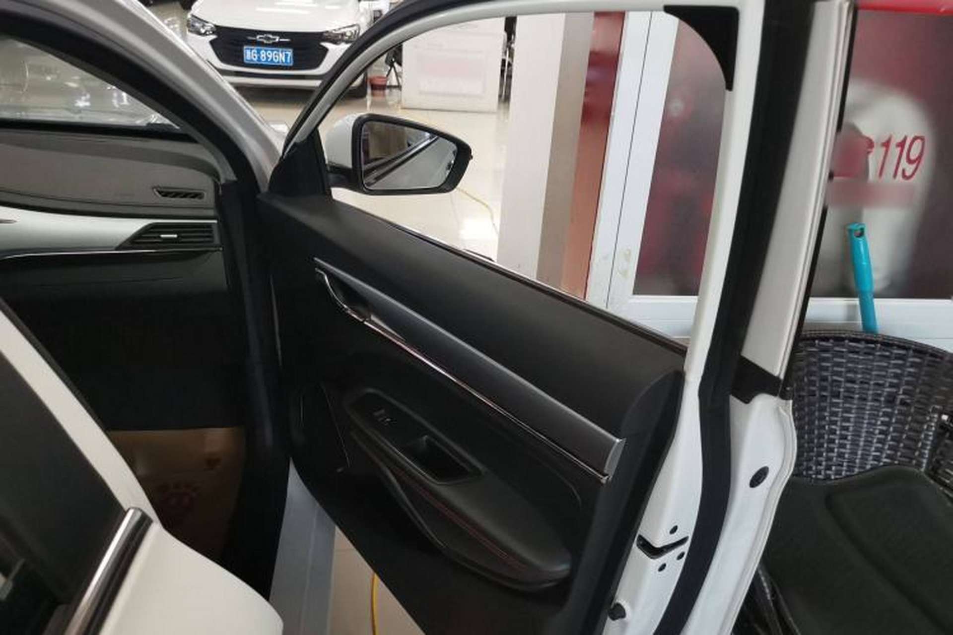 Used Geely Auto Binray 2019 200T Manual Binchi Edition Interior 5
