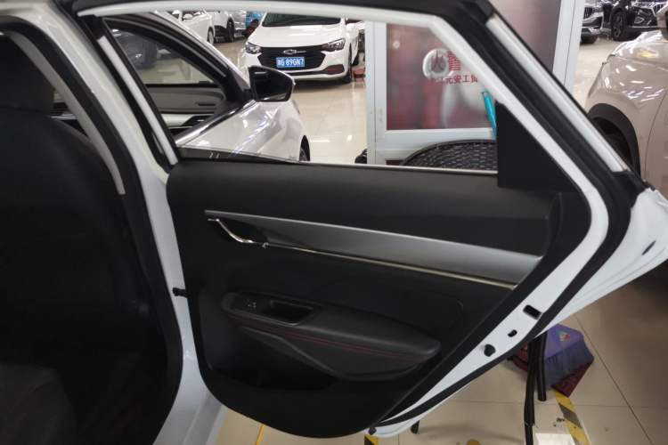 Used Geely Auto Binray 2019 200T Manual Binchi Edition Interior 6