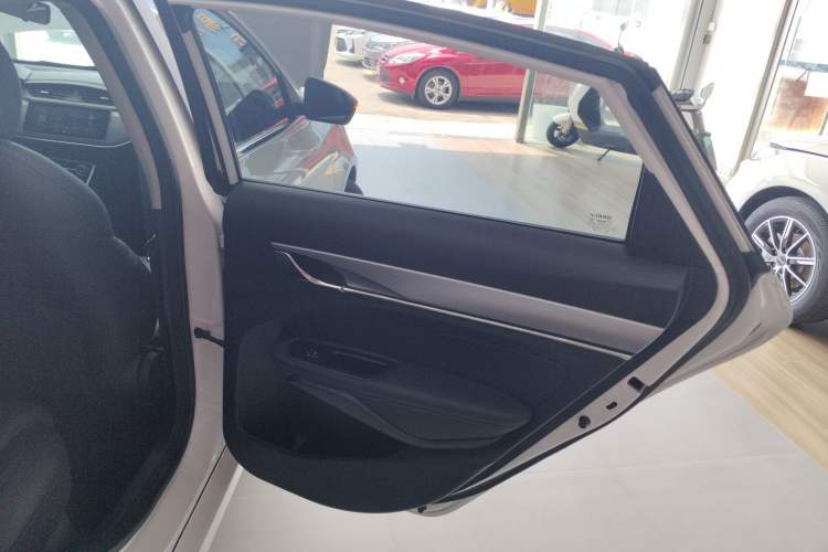 Used Geely Auto Binray 2019 200T Manual Binchi Edition Interior 6